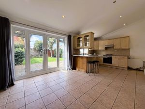 Photo 19- click for photo gallery